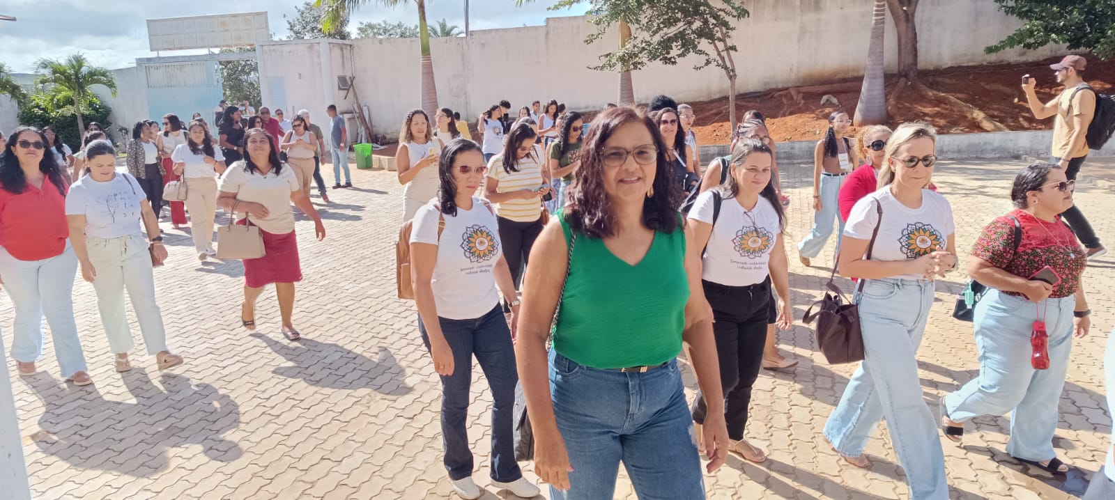 Visita às escolas